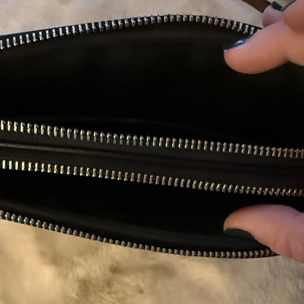 Coach Graham Crossbody Bag EUC - Picture 5 of 5